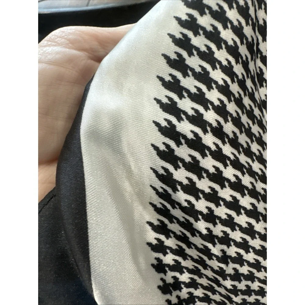 Black‎ and White Houndstooth Pattern Square Scarf 21x21